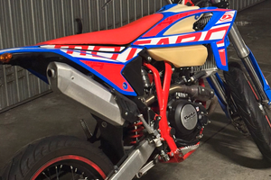 BETA – RR MOTARD 125 R - BLU E ROSSO
