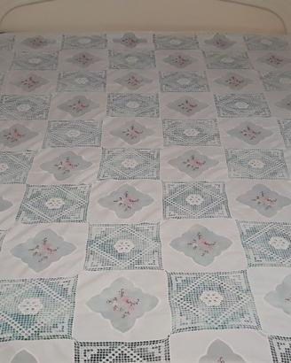 Copriletto in cotone e organza