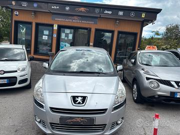 Peugeot 5008 1.6 HDi 112CV Premium 7 POSTI