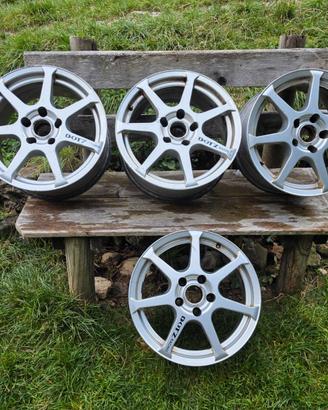 4 Cerchi in lega 16" DOTZ Racing