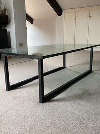 tavolino con piano in cristallo