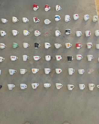 Collezione di 60 tazzine da caffè