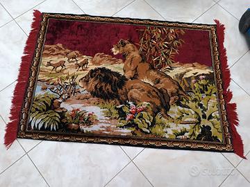 Tappeto leone leonessa bordeaux misure cm 97 x 150