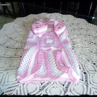 CAPPOTTINO CANE FEMMINA (LAVORAZIONE UNCINETTO)