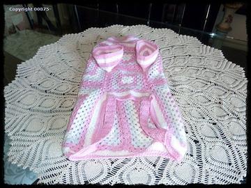 CAPPOTTINO CANE FEMMINA (LAVORAZIONE UNCINETTO)