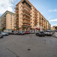 Locale commerciale C/1 - Via Telesino 121, Palermo