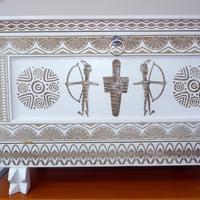 Stile sardo cassa bianca