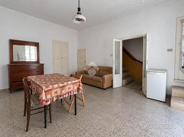 2 LOCALI A SAN GIOVANNI ROTONDO