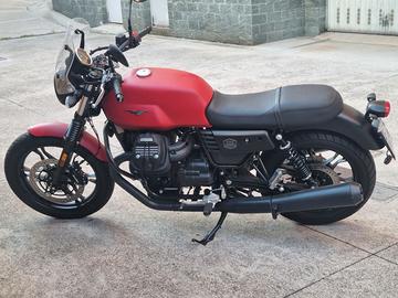 Moto Guzzi V7 III Stone - 5/2020 - 3200 km ABS