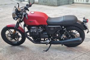 Moto Guzzi V7 III Stone - 5/2020 - 3200 km ABS