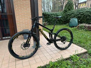 Trek Slash 9.7 Carbon