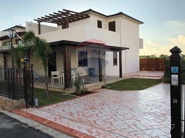 Villa o villino - Campofelice di Roccella