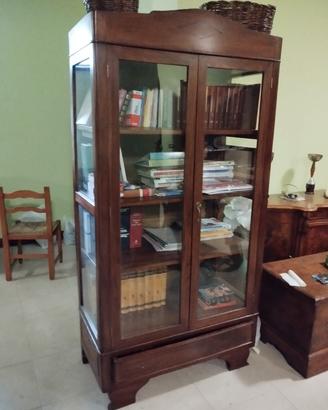 libreria antica in noce