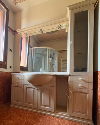 Mobile bagno classico con piano in vero marmo