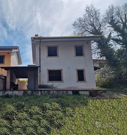 Villa singola con giardino