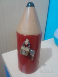 Salvadanaio vintage Matita con lucchetto