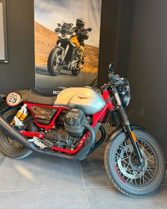 Moto Guzzi V7 III Racer