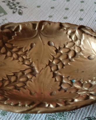 Piatto in ottone di artigianato trentino