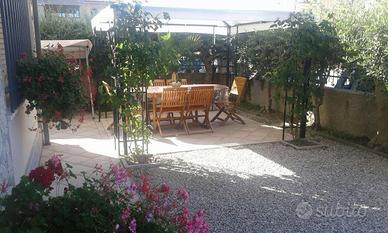 AUTUNNOvillino al mare giardino privato, centro 3c