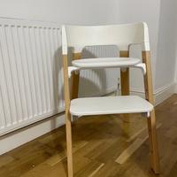 Sedia Stokke Steps, gambe color naturale e seduta