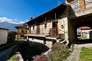 CASA SEMINDIPENDENTE A BORGONE SUSA