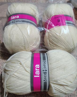 3 gomitoli di pura lana vergine