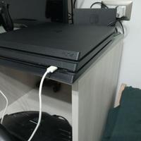 Ps4 pro,2 joystick più giochi
