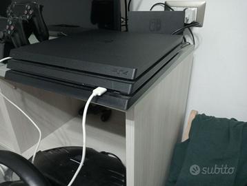 Ps4 pro,2 joystick più giochi