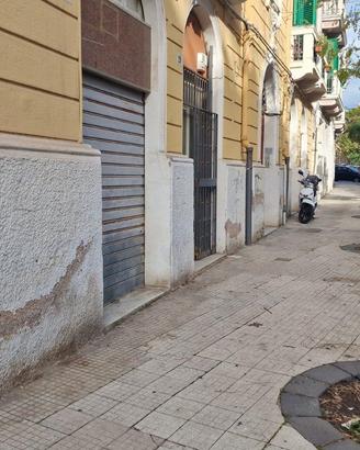 Zona Via Garibaldi, locale commerciale rif