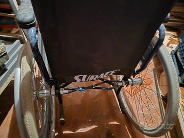 Sedia a rotelle pieghevole