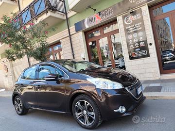 Peugeot 208 1.4 HDi 68CV ALLURE NAVI