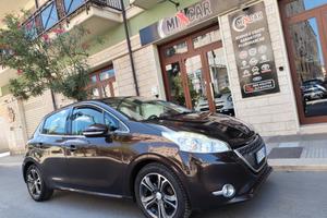 Peugeot 208 1.4 HDi 68CV ALLURE NAVI