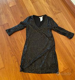 Abito nero elegante con paillettes nere lucide