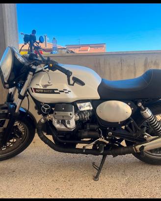 Moto guzzi v7
