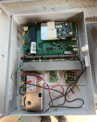 Centrale antifurto ademco
