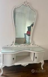 Toeletta anni 60 restaurata con specchiera vintage