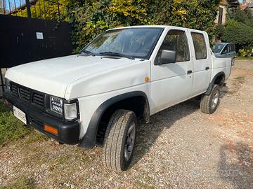 Nissan King CAB 2.5 doppia cabina 4x4