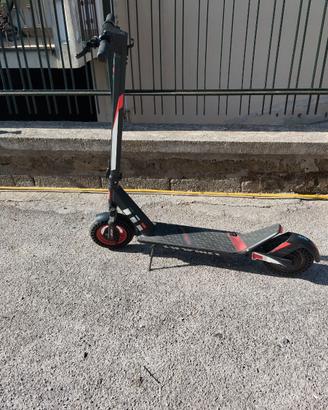 Monopattino Aprilia Esr2
