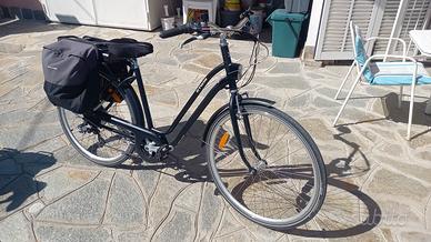Bici da città a pedalata assistita