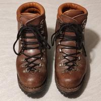 Scarponi da montagna vintage in pelle