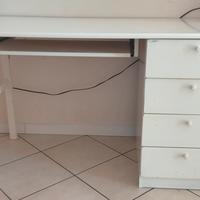 Scrivania bianca + cassetti - studio smart working