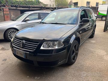 Volkswagen Passat 1.9 TDI/130 CV cat Var. T.line