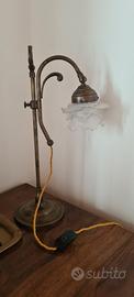 Antica liberty lampada da tavolo in ottone