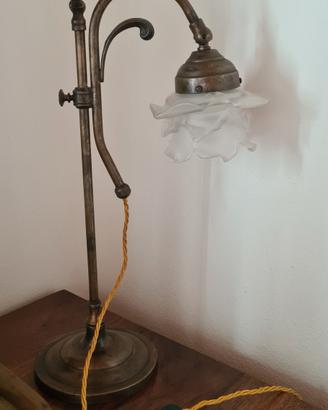 Antica liberty lampada da tavolo in ottone