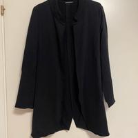 Giacca lunga nera senza bottoni