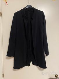 Giacca lunga nera senza bottoni