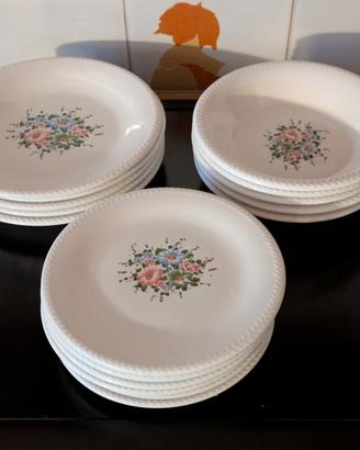 Piatti in ceramica italiana vintage marca D.G.2