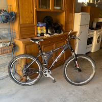 Bicicletta sportiva marca WHISTLE