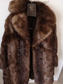 Pelliccia marrone scura di Enrico Cervini