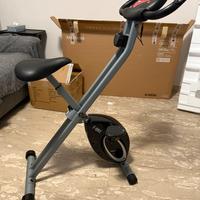Cyclette pieghevole praticamente nuova